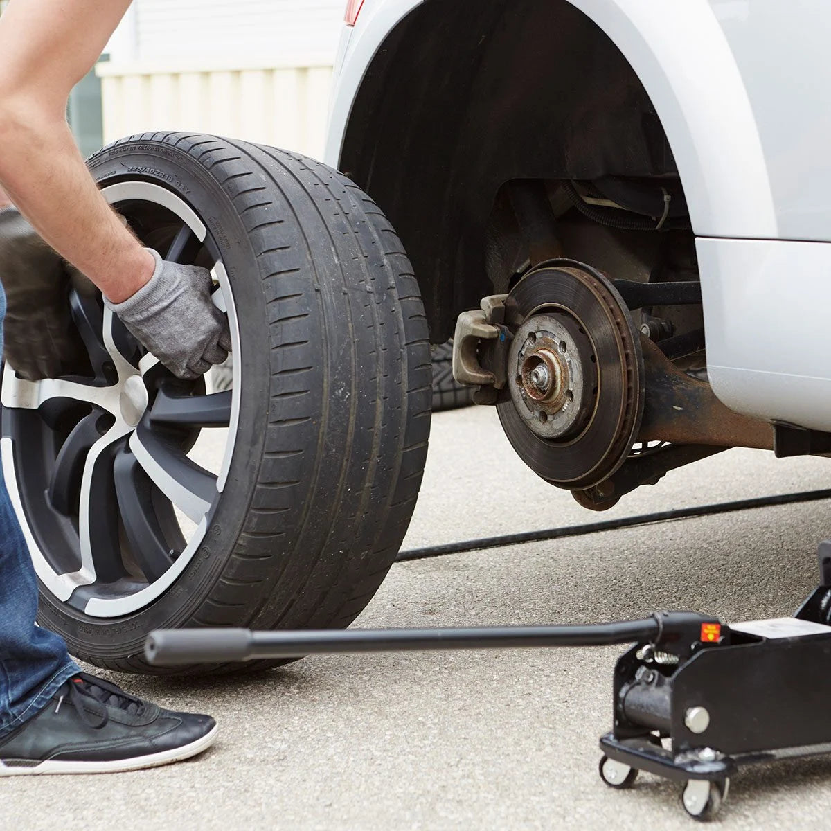 Roadside Spare Tire Change or Repair Service